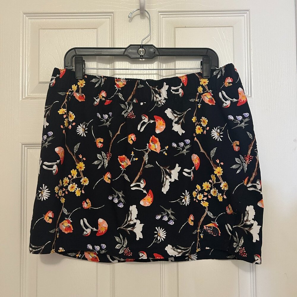 SOLD North Face Mushroom Botanical V Class Skort Floral Stretch Skort Zipper